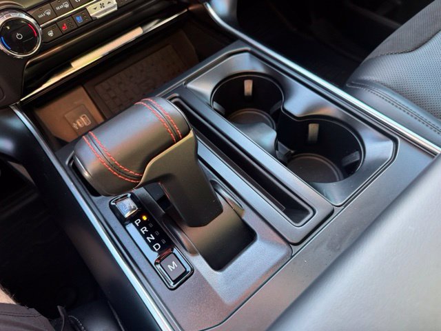 Used 2025 Ford F150 Raptor AWD/4WD image 26