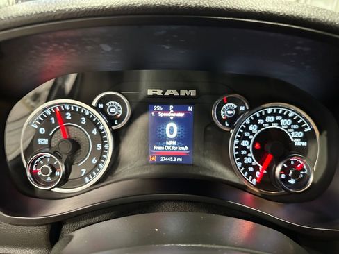 Used 2024 RAM 2500 Tradesman w/ Chrome Appearance Group image 17