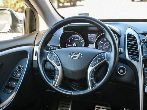 Used 2013 Hyundai Elantra GT w/ Touch & Go Pkg image 12