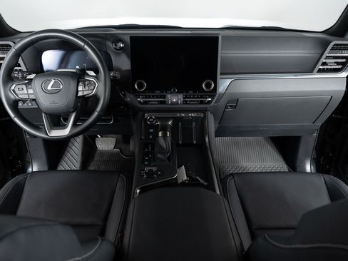 Used 2025 Lexus GX 550 w/ Accessory Package (2T) AWD/4WD image 36