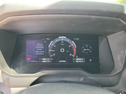 Used 2025 Toyota Tundra Limited AWD/4WD image 20