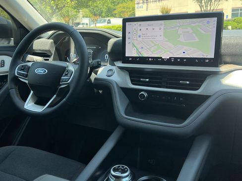 New 2026 Ford Explorer Active RWD image 3