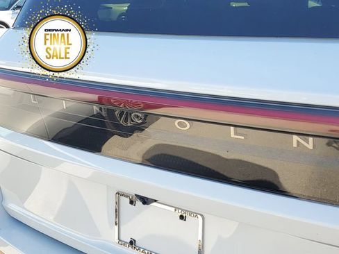 New 2025 Lincoln Navigator Reserve image 13