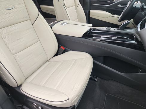 Used 2024 Cadillac Escalade Sport w/ LPO, ONYX Package AWD/4WD image 15