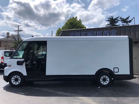 Used 2024 Chevrolet Brightdrop 600 w/ Commercial Equipment Package AWD/4WD image 3