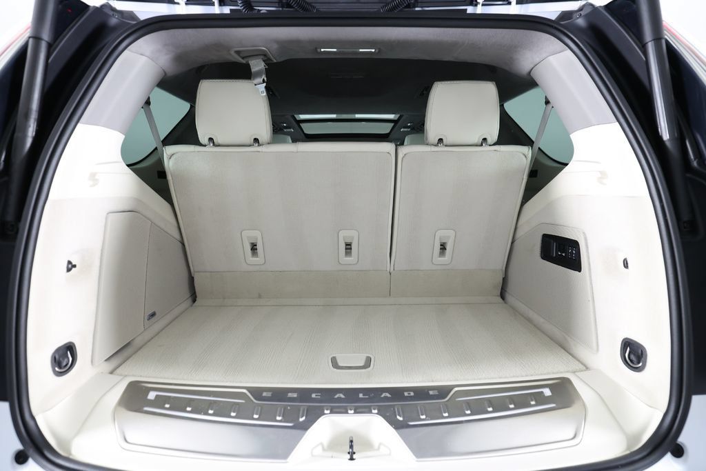 Used 2026 Cadillac Escalade Platinum Sport AWD/4WD image 15