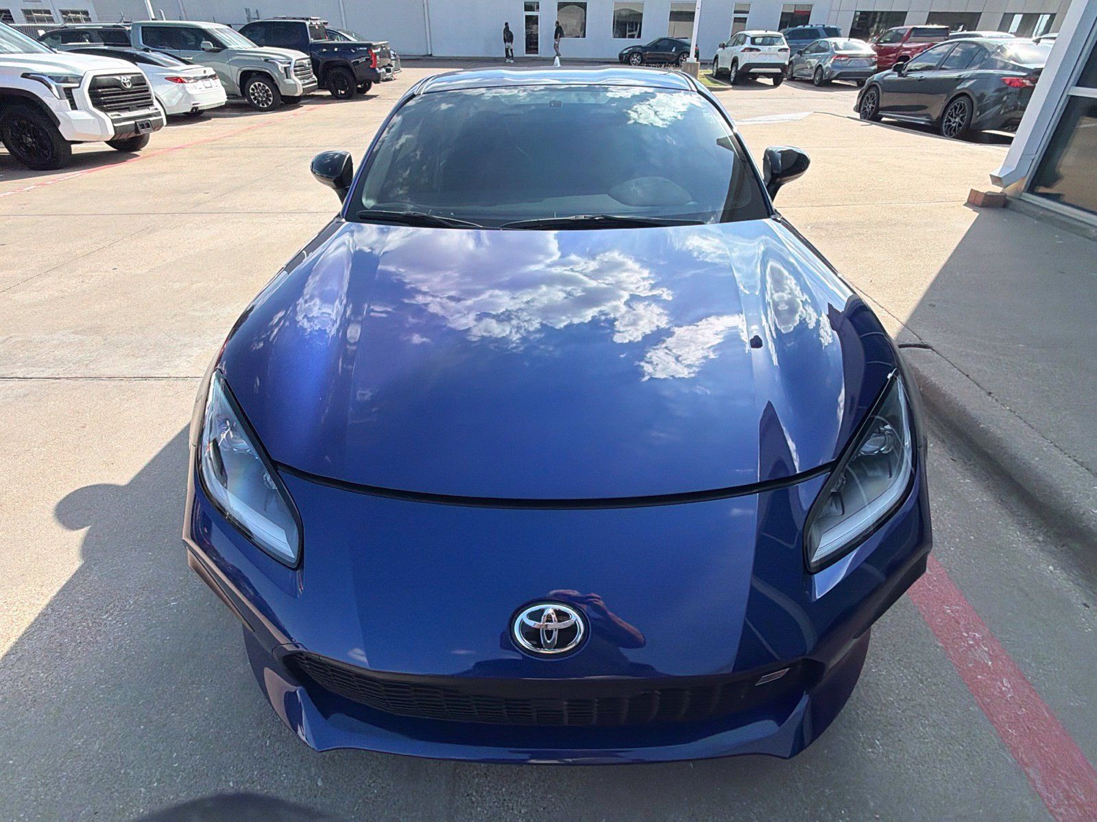 Used 2023 Toyota GR86 Premium RWD image 3