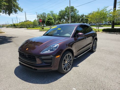 Certified 2023 Porsche Macan AWD/4WD image 8