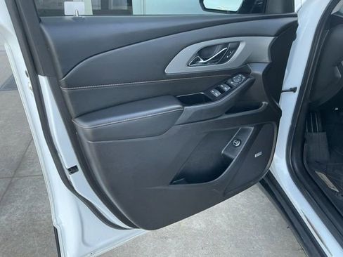 Used 2020 Chevrolet Traverse RS image 19