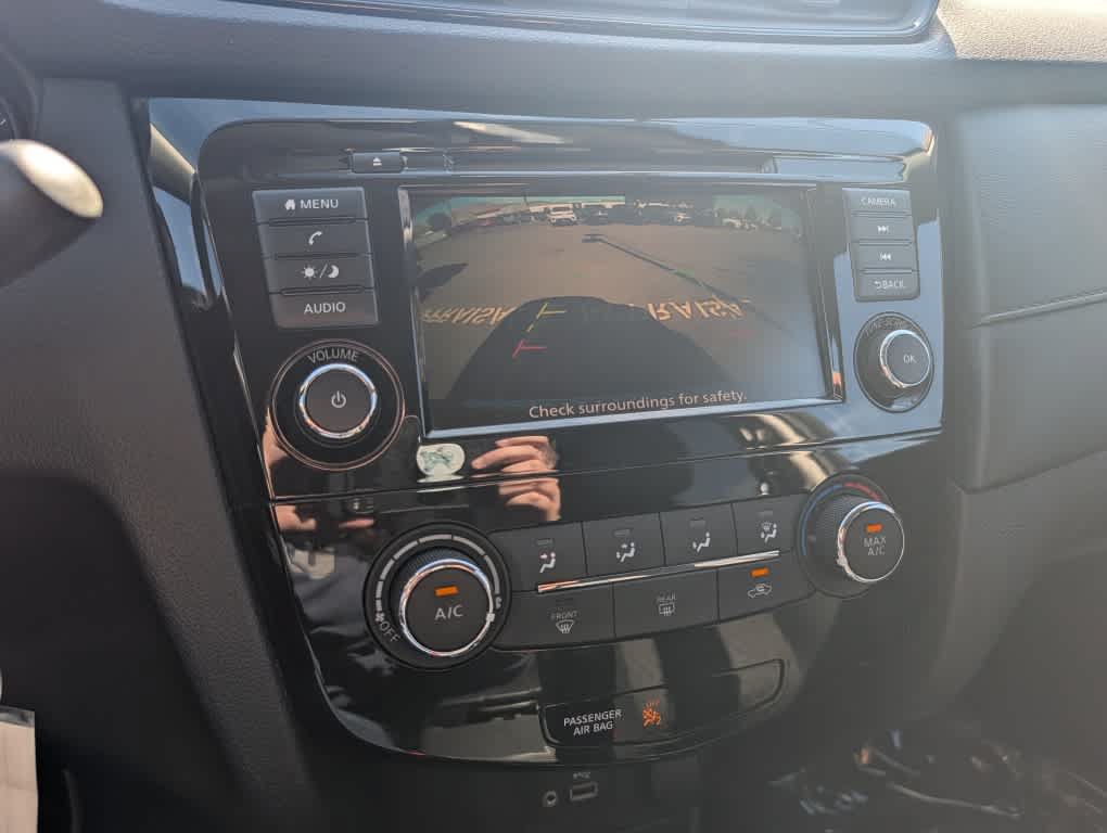 Used 2018 Nissan Rogue S w/ S Value Package AWD/4WD image 17