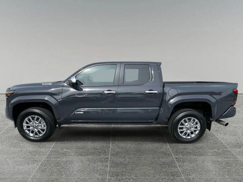 Used 2025 Toyota Tacoma Limited AWD/4WD image 2