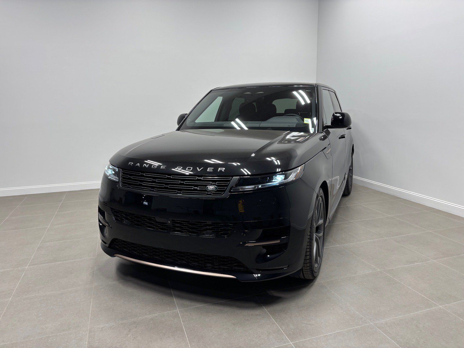 New 2026 Land Rover Range Rover Sport Dynamic SE AWD/4WD image 2
