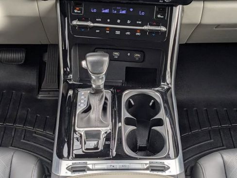 Certified 2022 Kia Carnival SX image 28