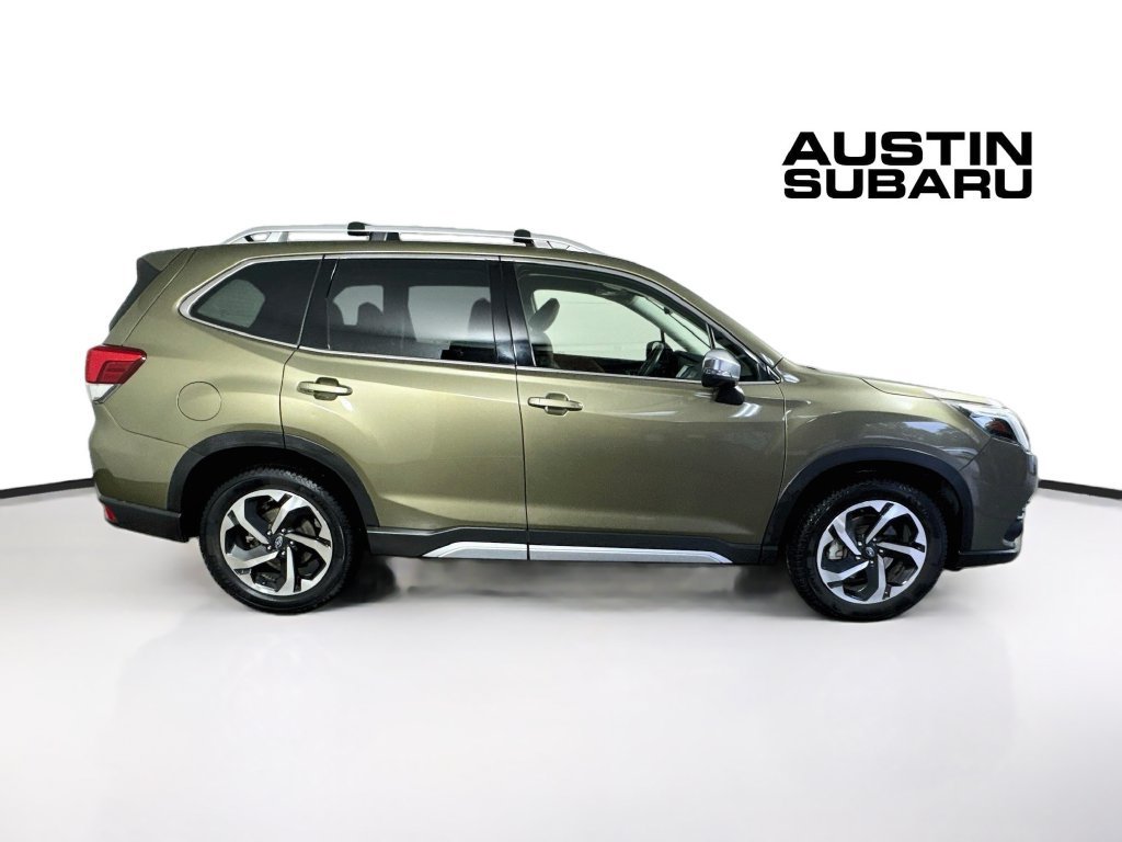 Used 2022 Subaru Forester Touring AWD/4WD image 8