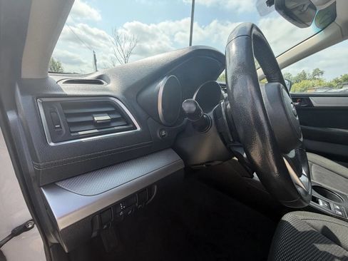 Used 2019 Subaru Outback 2.5i Premium AWD/4WD image 10