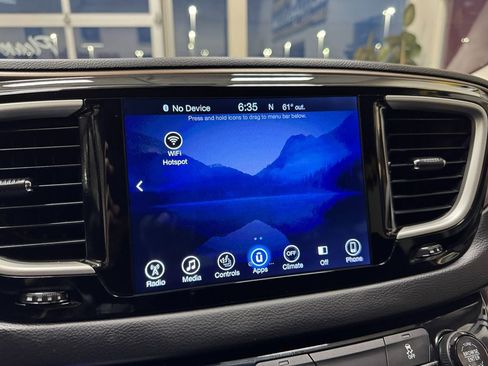 Used 2017 Chrysler Pacifica Touring-L w/ Tire & Wheel Group image 25