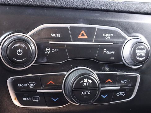 Used 2018 Dodge Charger SXT Plus w/ Blacktop Package image 23