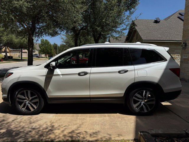 Used 2018 Honda Pilot Touring image 10