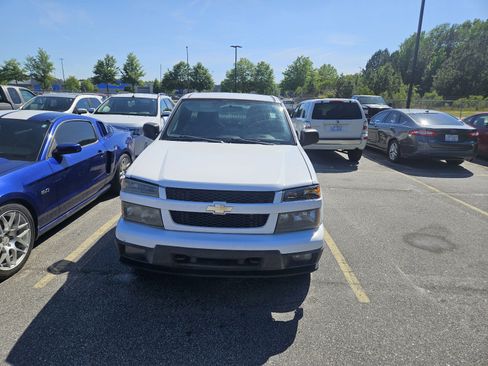 Used 2011 Chevrolet Colorado W/T AWD/4WD image 2