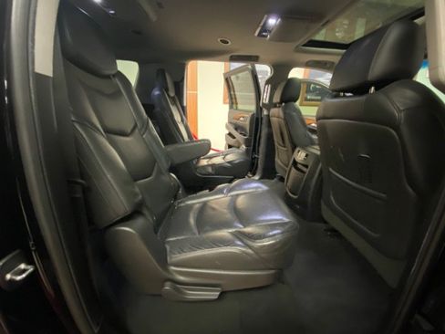 Used 2018 Cadillac Escalade ESV Luxury image 20