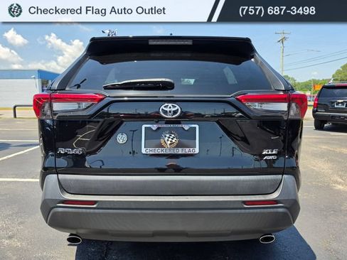 Used 2022 Toyota RAV4 XLE AWD/4WD image 6