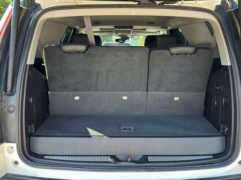 Used 2015 Cadillac Escalade Luxury image 14