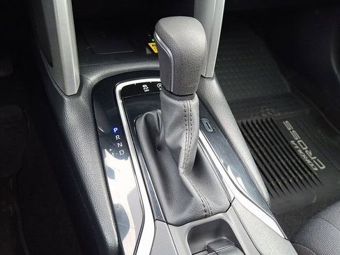 Used 2022 Toyota Corolla Cross LE image 15