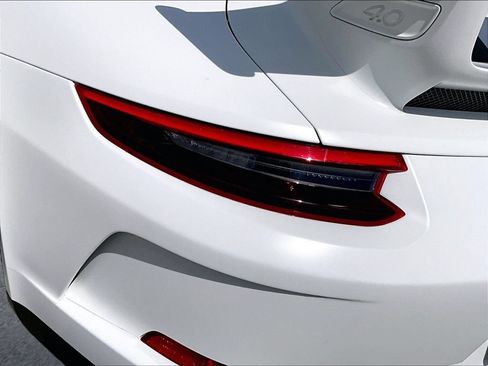 Used 2018 Porsche 911 GT3 RWD image 21