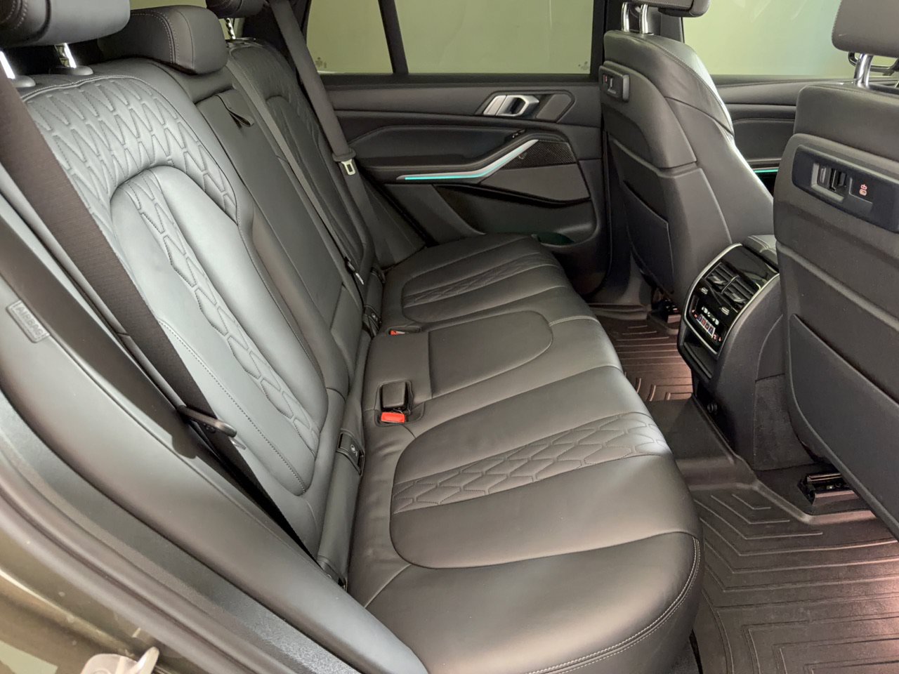 Used 2022 BMW X5 M50i AWD/4WD image 32