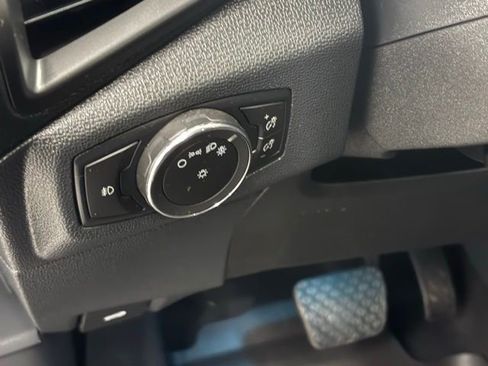 Used 2020 Ford EcoSport SE w/ SE Convenience Package image 13