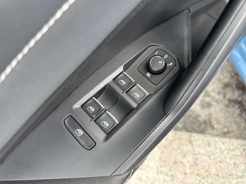 Certified 2025 Volkswagen Jetta SEL image 12