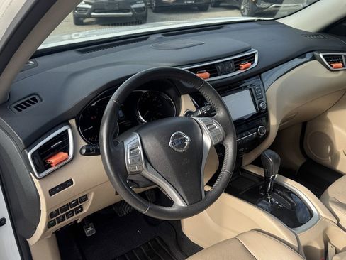 Used 2016 Nissan Rogue SL w/ SL Premium Package image 15