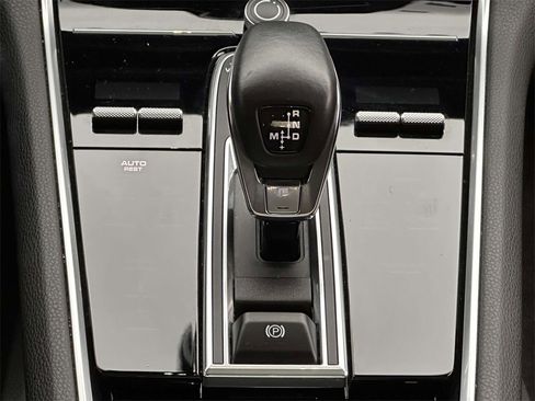 Used 2023 Porsche Panamera 4 Platinum Edition image 19