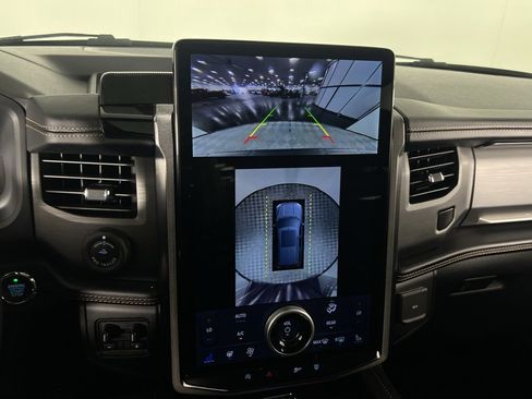 Used 2023 Ford Expedition Max Platinum image 18