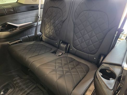 Used 2025 BMW X7 xDrive40i AWD/4WD image 31