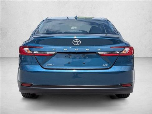 Used 2025 Toyota Camry LE w/ Convenience Package image 7