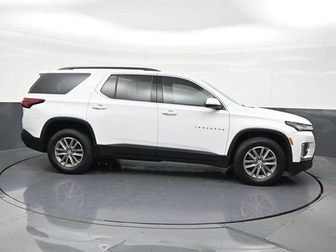 Used 2023 Chevrolet Traverse LT FWD image 7
