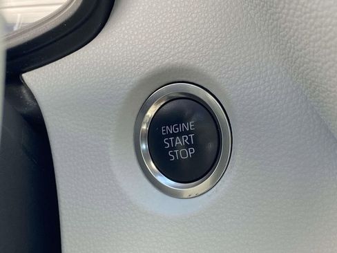 Used 2025 Toyota Corolla SE image 25