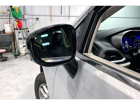 Used 2024 Chrysler Pacifica Touring-L FWD image 32