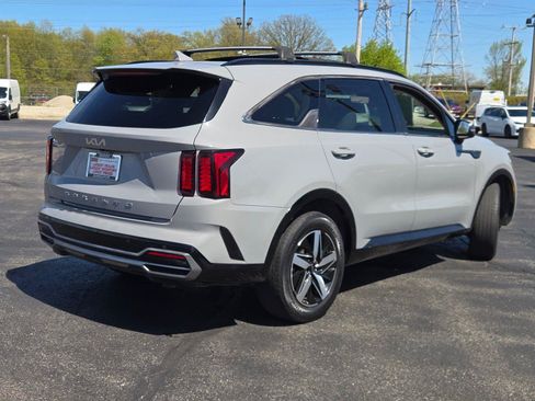 Used 2022 Kia Sorento EX w/ Panoramic Sunroof Package FWD image 12