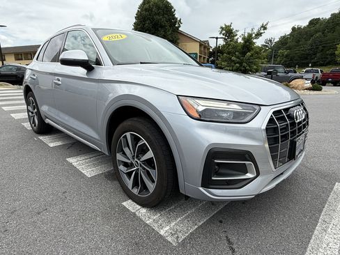 Used 2021 Audi Q5 2.0T Premium w/ Convenience Package AWD/4WD image 3