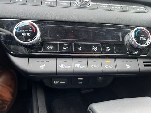 Used 2025 Hyundai Elantra Limited FWD image 25