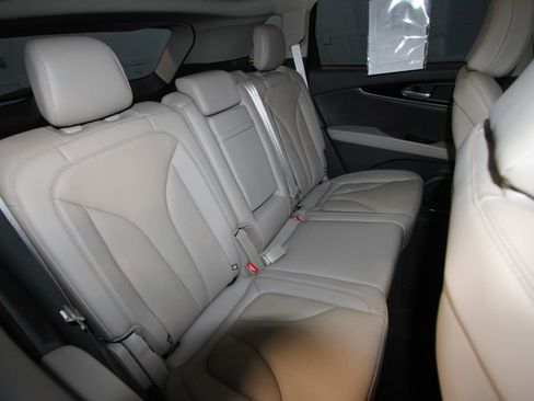 Used 2022 Lincoln Nautilus Reserve w/ Equipment Group 201A AWD/4WD image 26