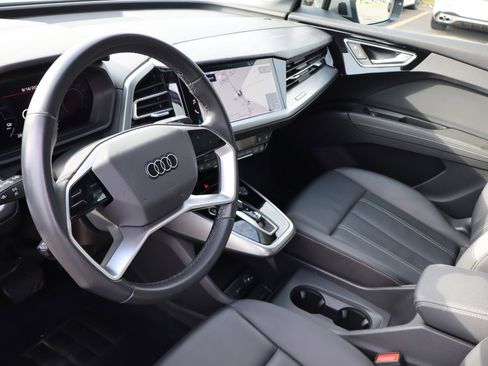 Used 2023 Audi Q4 e-tron Prestige image 10