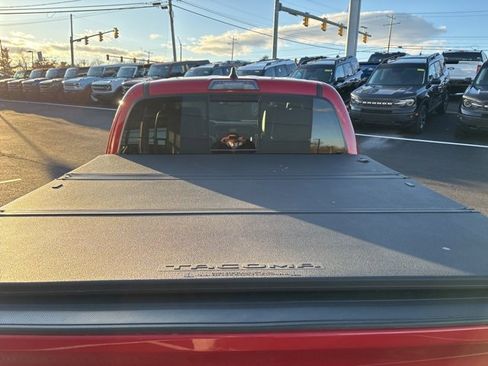 Used 2022 Toyota Tacoma Limited image 13