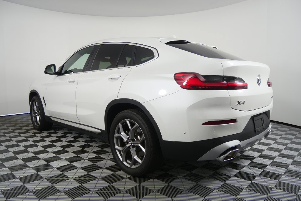 Certified 2025 BMW X4 xDrive30i AWD/4WD image 6