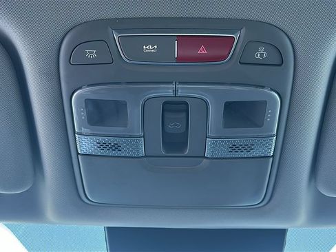 Used 2025 Kia Telluride S FWD image 30