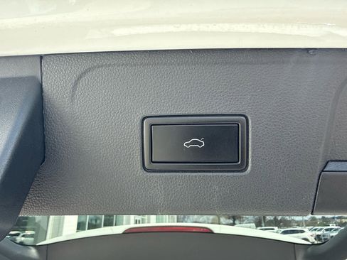 Used 2021 Volkswagen Atlas SE w/ Panoramic Sunroof Package image 25