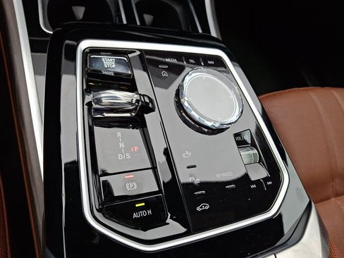 Certified 2023 BMW 760i xDrive AWD/4WD image 17