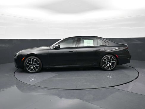 New 2026 BMW 740i w/ Premium Package RWD image 8